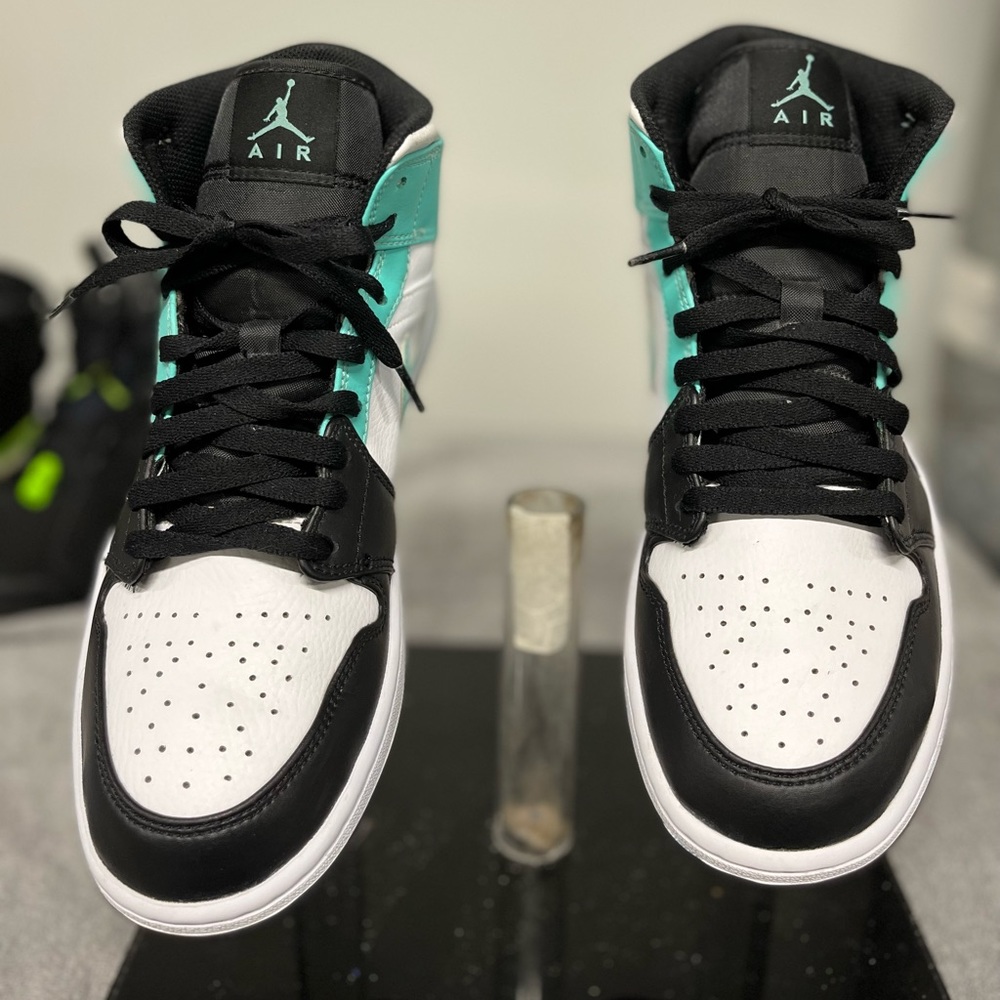 Jordan 1 Mid Tropical Twist sz-10